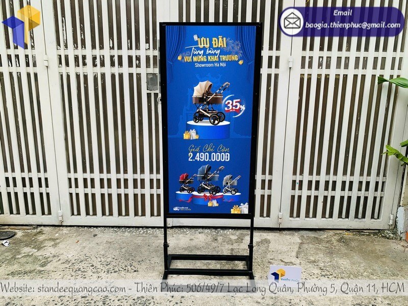 Địa chỉ làm standee đứng giá tốt  đặt cọc nhận hàng tận nơi