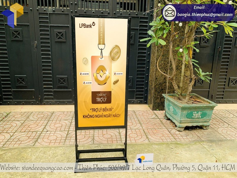 Dịch vụ in standee khung sắt lấy ngay – Giá cạnh tranh