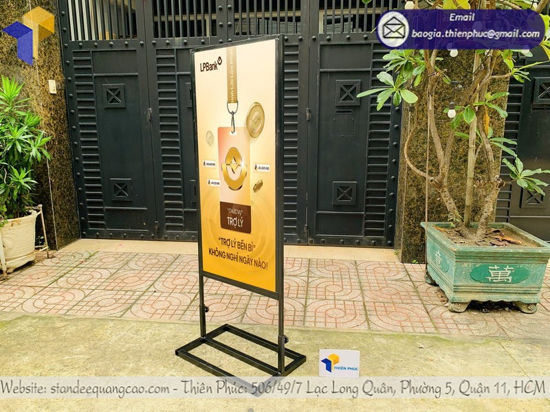 Dịch vụ in standee khung sắt lấy ngay – Tiện lợi, giao nhận nhanh