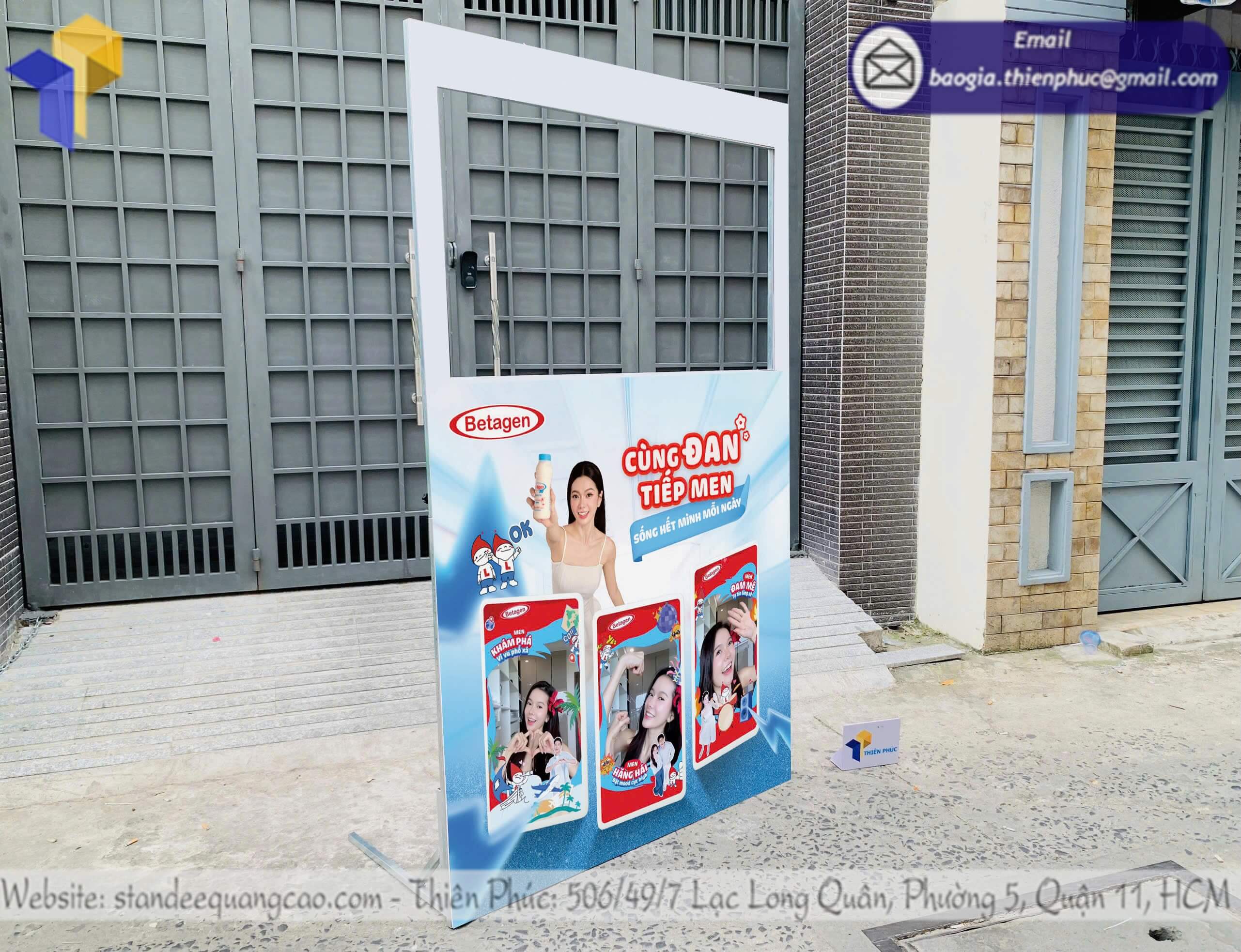 Dịch vụ làm khung check in sự kiện chính hàng mục đích sinh nhật party