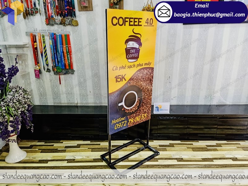 đóng standee hai mặt dễ thương