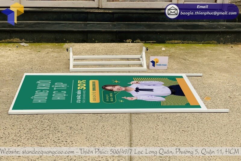 Giá bảng standee in 2 mặt đứng chịu gió ngoài trời bảng giá cập nhật mới