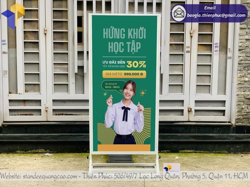 Giá bảng standee in 2 mặt đứng chịu gió ngoài trời