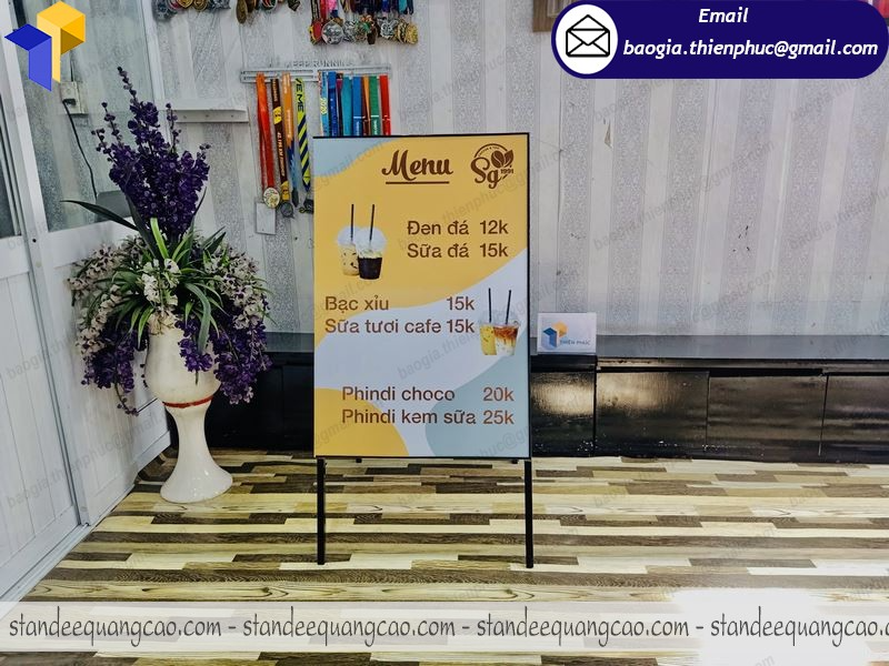 gia công standee chữ a quảng cáo ngoài trời