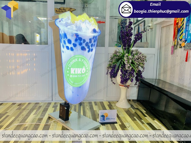 gia công standee hộp đèn hình ly trà sữa