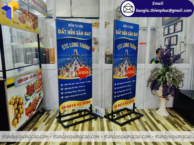 gia công standee khung sắt ngoài trời