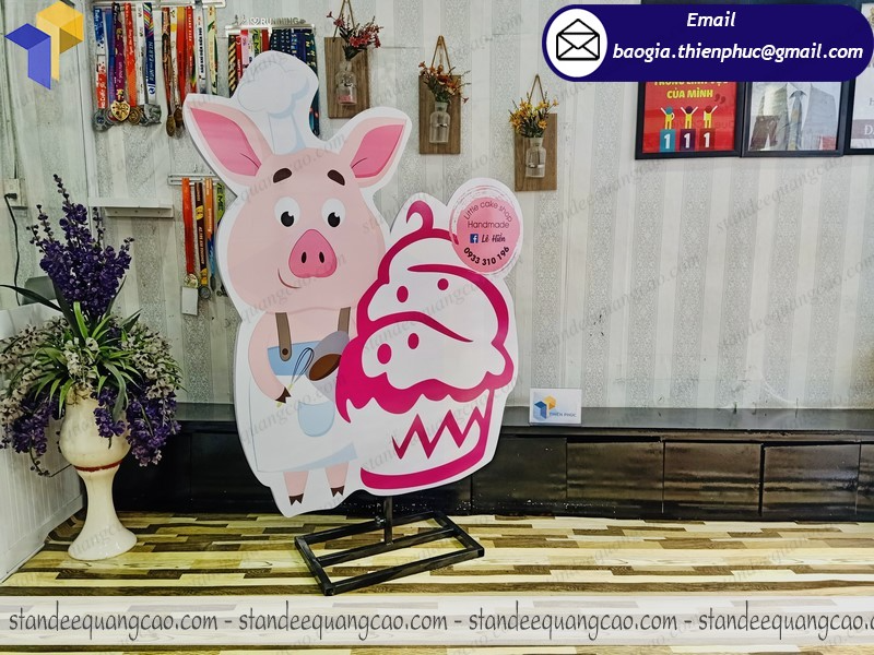 gia công standee mô hình chân sắt