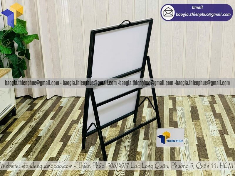 In bảng hiệu quảng cáo khung sắt 1 mặt di động bán lẻ cho shop khuyến mãi giảm giá