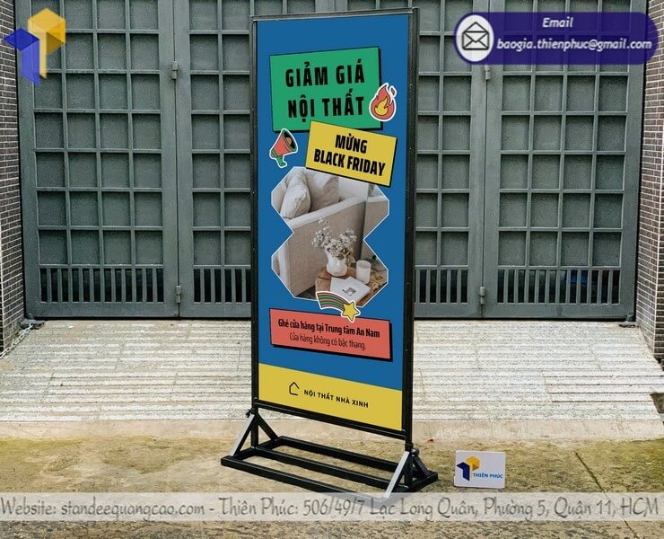 In bảng standee 2 mặt khung sắt đứng chịu gió theo yêu cầu báo giá chi tiết