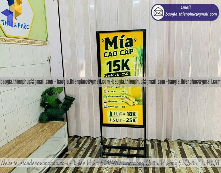 In biển hiệu khung sắt đứng trước quán nước vỉa hè In biển hiệu khung sắt đứng trước quán nước vỉa hè
