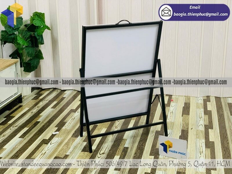 In biển hiệu quảng cáo một mặt khung sắt xếp gọn gia công đơn  giản tiện lợi