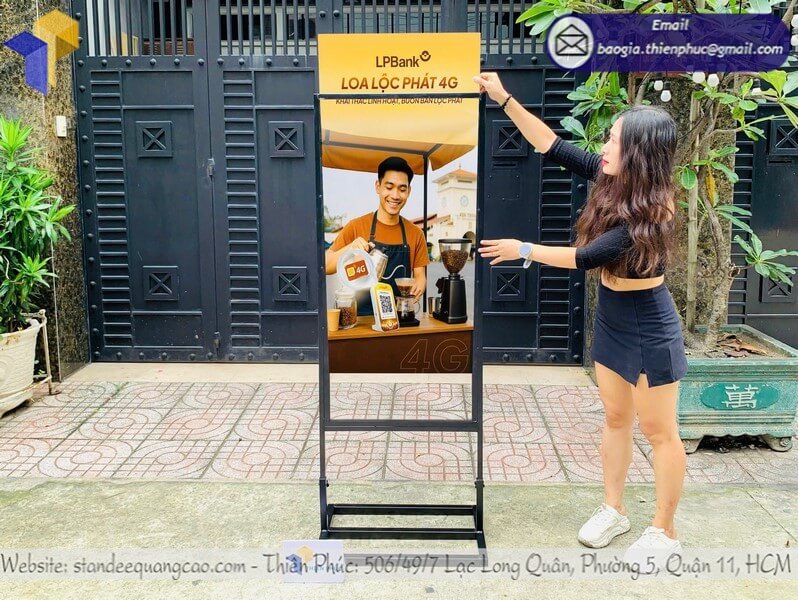 in standee khung sắt quảng cáo