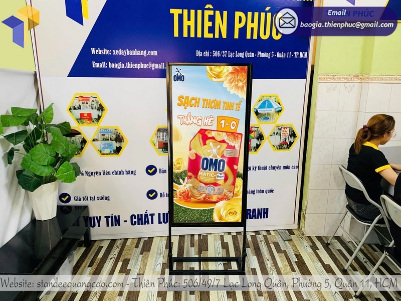 In standee khung sắt theo yêu cầu đẹp bền màu sắc nét