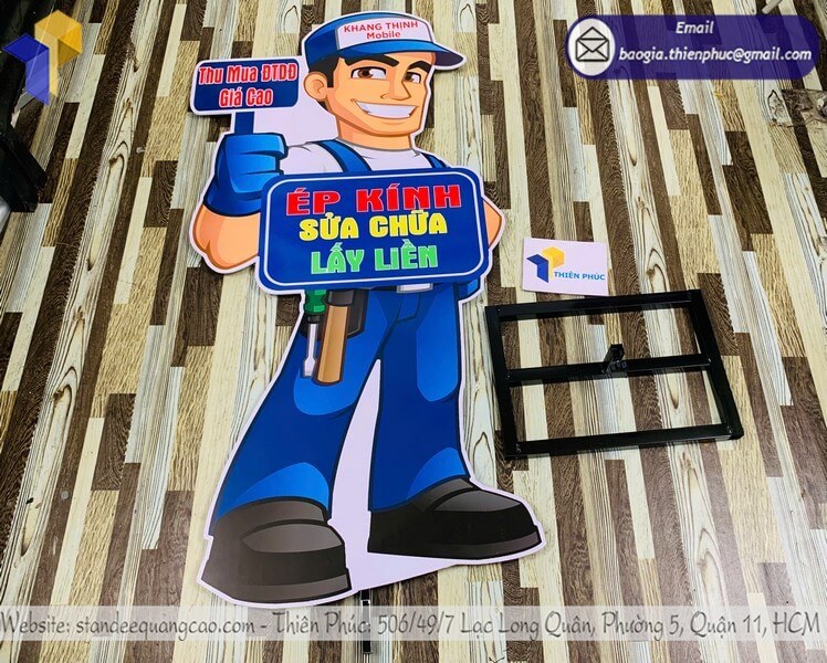 Mẫu standee mô hình người thật giá rẻ phục vụ quảng cáo