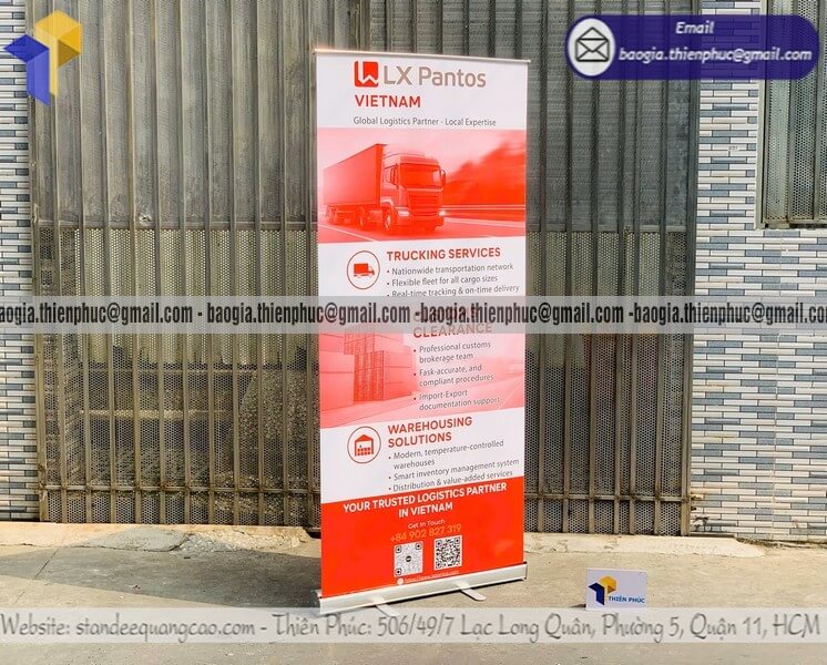 In standee quảng cáo cuốn nhôm di động cho sự kiện giá 400k cho doanh nghiệp