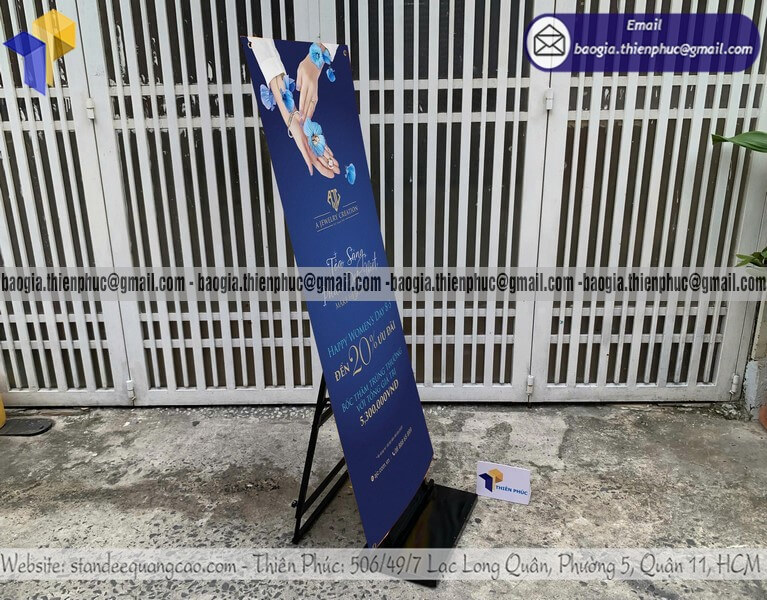 In standee quảng cáo đứng 1 mặt lắp ráp chịu được gió gia công biển hiệu cho quán cafe