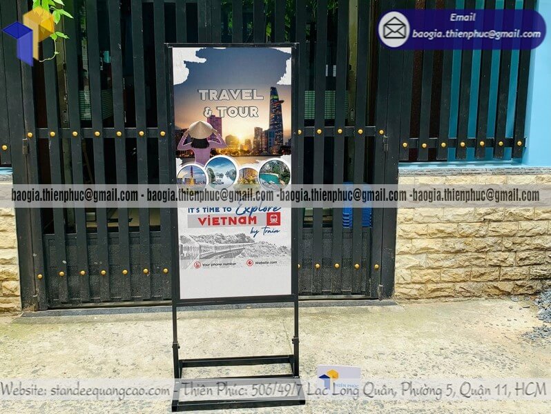 In standee quảng cáo đứng khung sắt di động ngoài trời bán tại các tỉnh thành cho các quán ăn nhà hàng