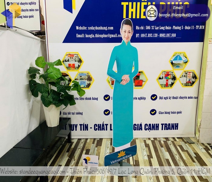 In standee tiếp viên ngành hàng không đẹp sắc nét