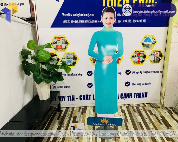 in standee tiếp viên ngành hàng không