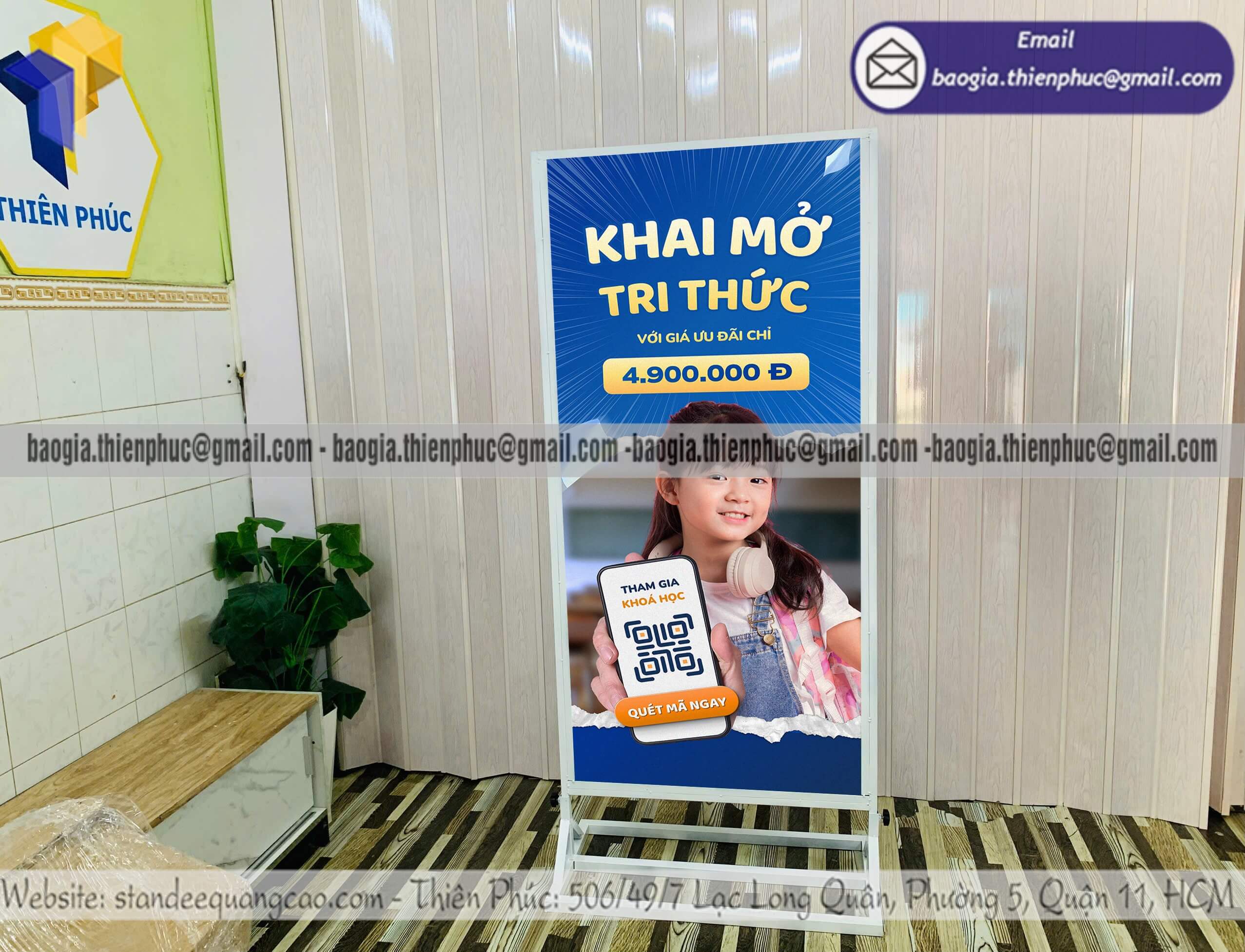 Khung bảng hiệu đứng bằng sắt in hình 2 mặt chịu gió Khung bảng hiệu đứng bằng sắt in hình 2 mặt chịu gió
