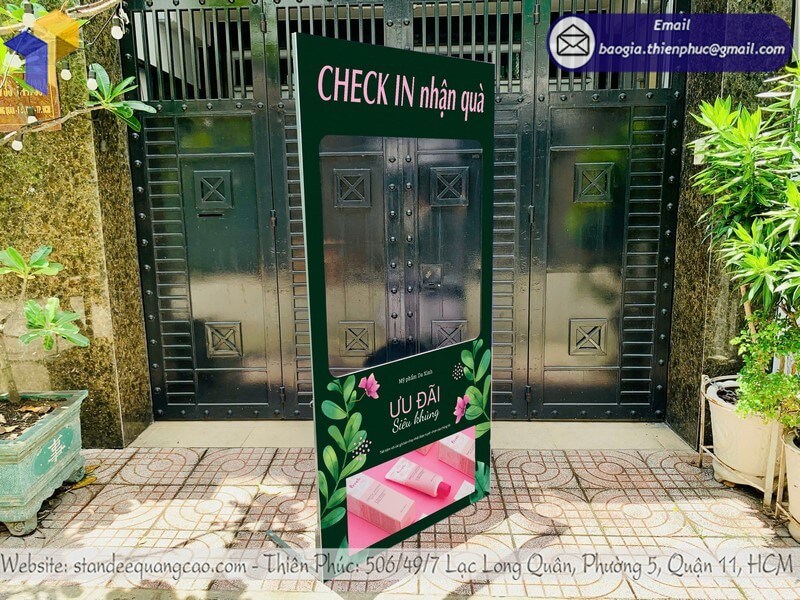 khung check in mỹ phẩm Tiền Giang