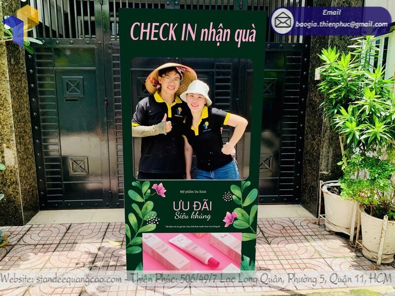 khung check in mỹ phẩm Đà Nẵng