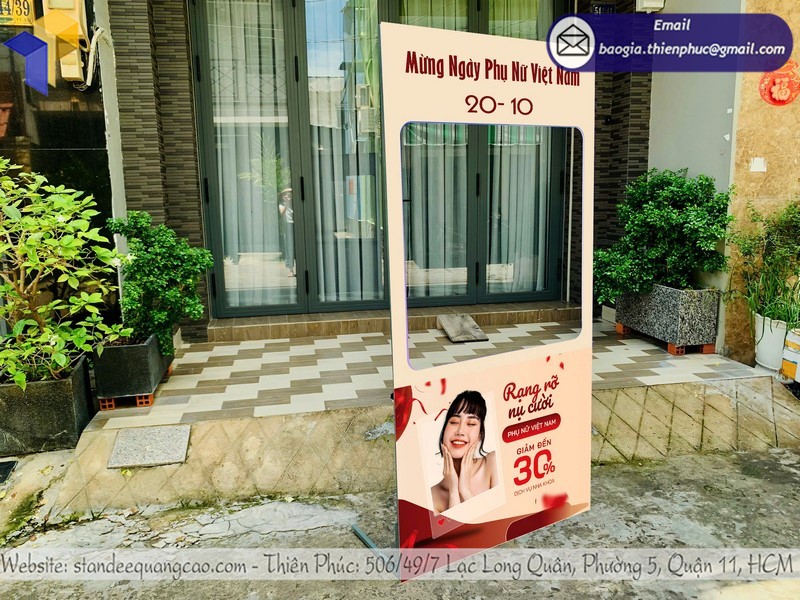khung chụp ảnh check in 20/10