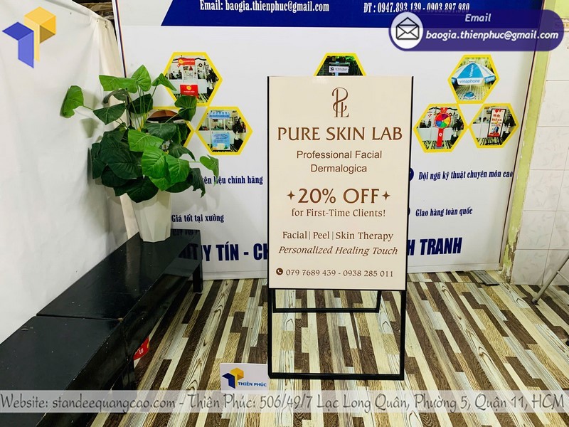 Chi tiết khung chân standee A gấp gọn di động bằng sắt