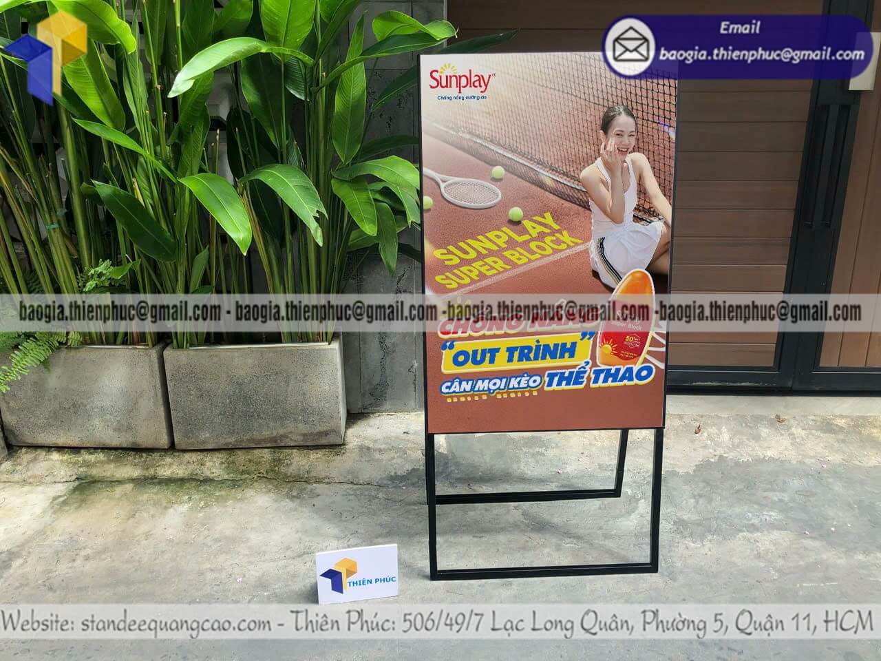 Khung standee chữ A bằng sắt gắn poster trưng bày