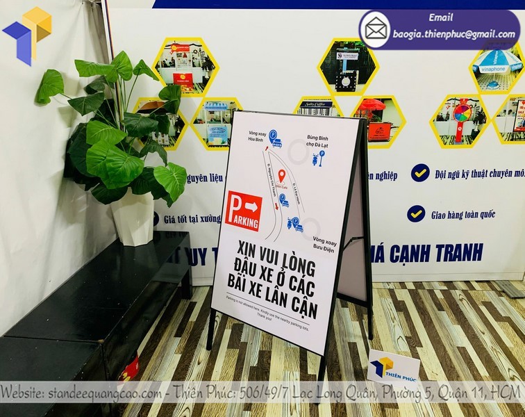 Khung chữ A gấp gọn tiện lợi, dễ di chuyển, dùng làm standee ngoài trời