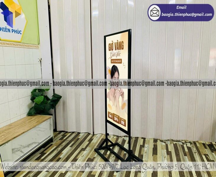 Khung standee sắt đứng in hình 2 mặt di động giúp thương hiệu lên spotlight mọi lúc mọi nơi