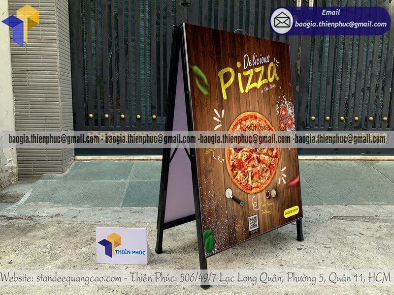 Mẫu bảng standee chữ A đặt ngoài trời cho quán ăn sử dụng quảng cáo menu khuyến mãi