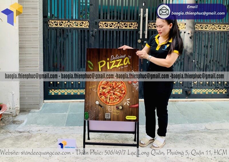 Mẫu bảng standee chữ A đặt ngoài trời cho quán ăn Mẫu bảng standee chữ A đặt ngoài trời cho quán ăn
