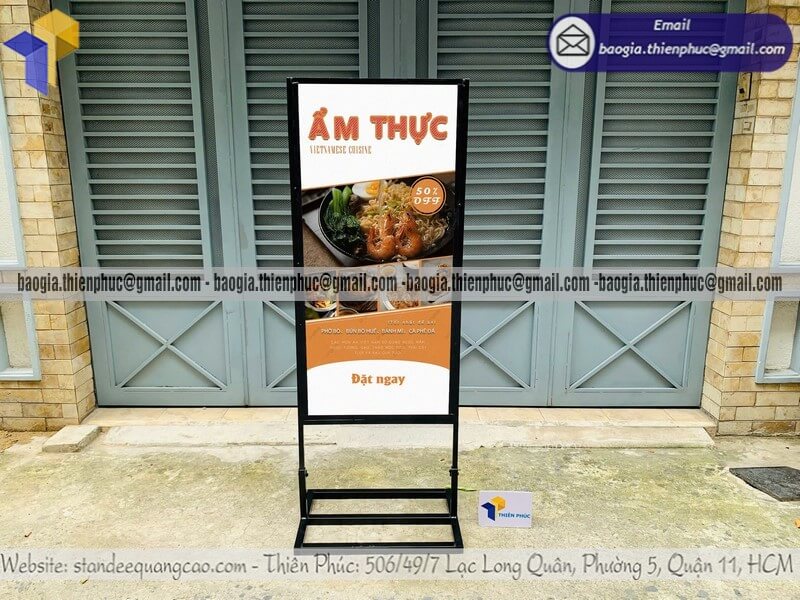 Mẫu bảng standee quảng cáo khung sắt để trên vỉa hè