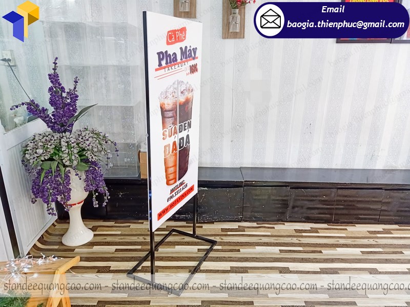 giá standee 2 mặt quảng cáo bán cà phê