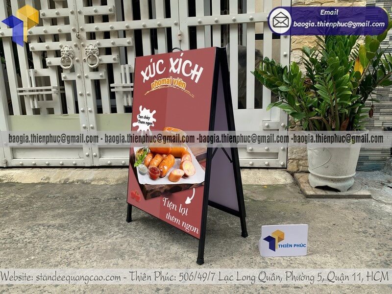 Mẫu standee A quảng cáo hai mặt trưng bày trước cửa hàng đứng siêu thị showroom