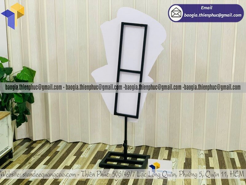 Mẫu standee mockup ly cafe in 3D trưng bày quán cafe gia công số lượng lớn quảng cáo ngoài trời