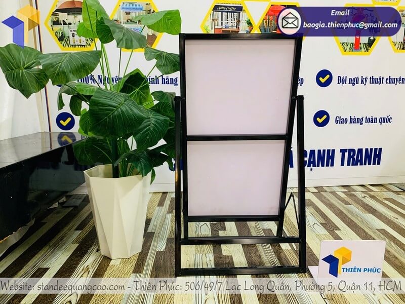 In standee quảng cáo 1 mặt chân xếp