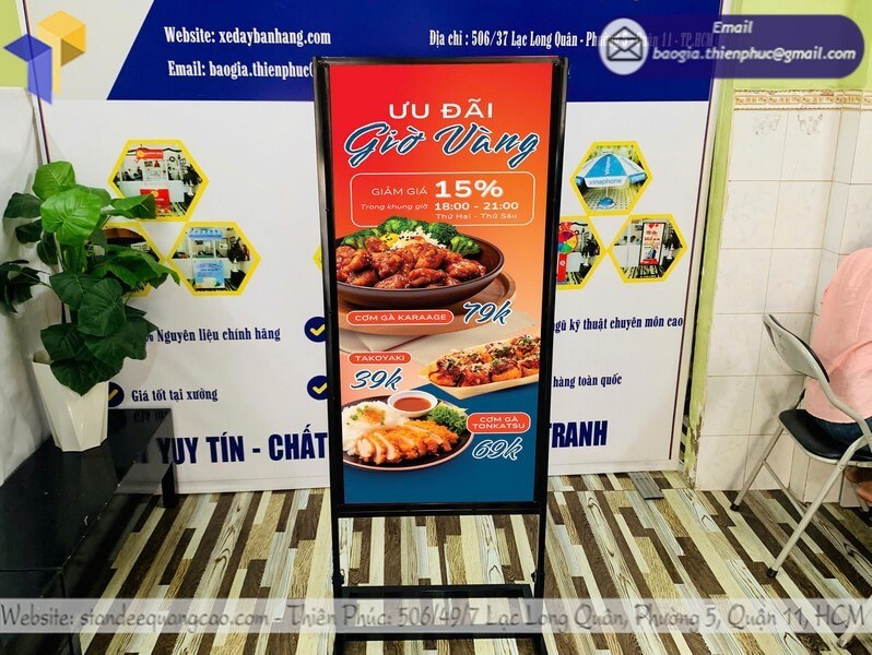 standee cơm gà kèm menu