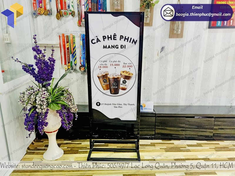 mô hình standee quảng cáo quán cafe