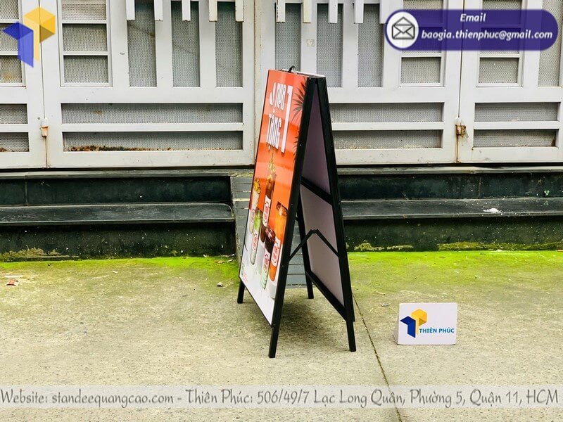 Mua bảng standee chữ A in 2 mặt giá rẻ thay poster dễ dàng