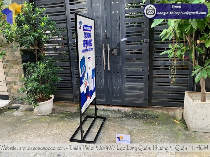 Mua bảng standee quảng cáo đứng in 2 mặt giá sỉ  quán cafe quán ăn bên lề