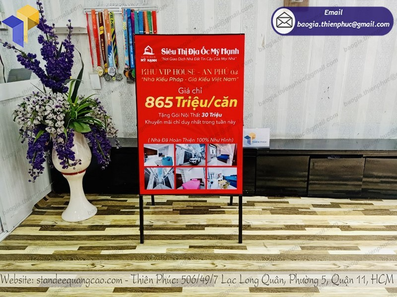 mua khung standee sắt chữ A