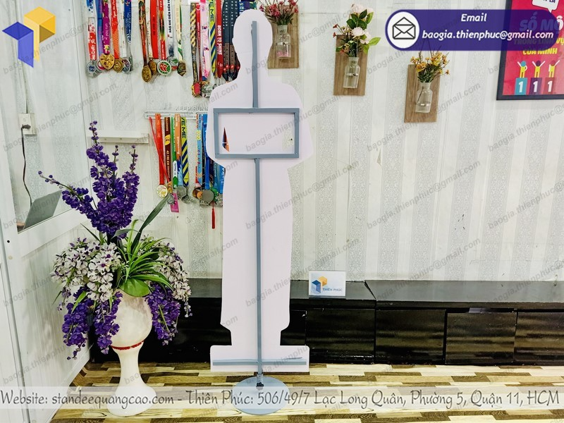 mua mô hình standee nhân vật