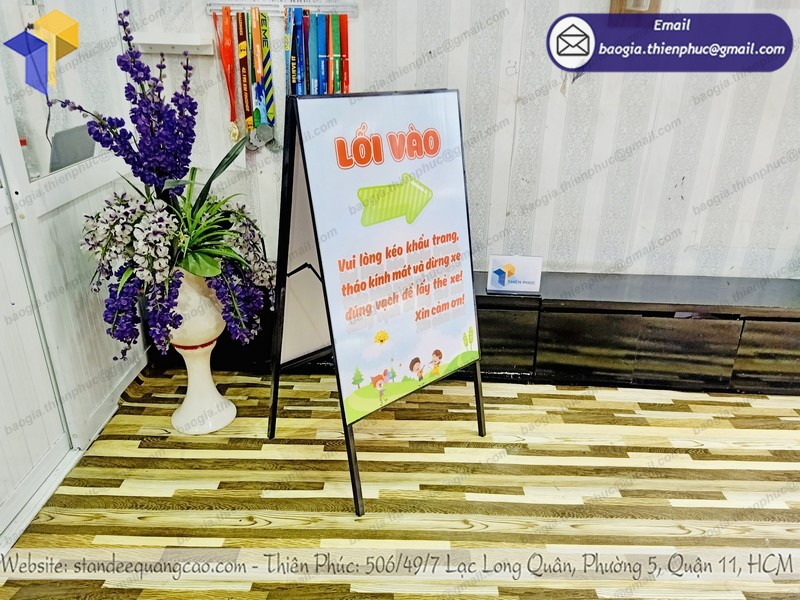 mua biển standee chỉ dẫn