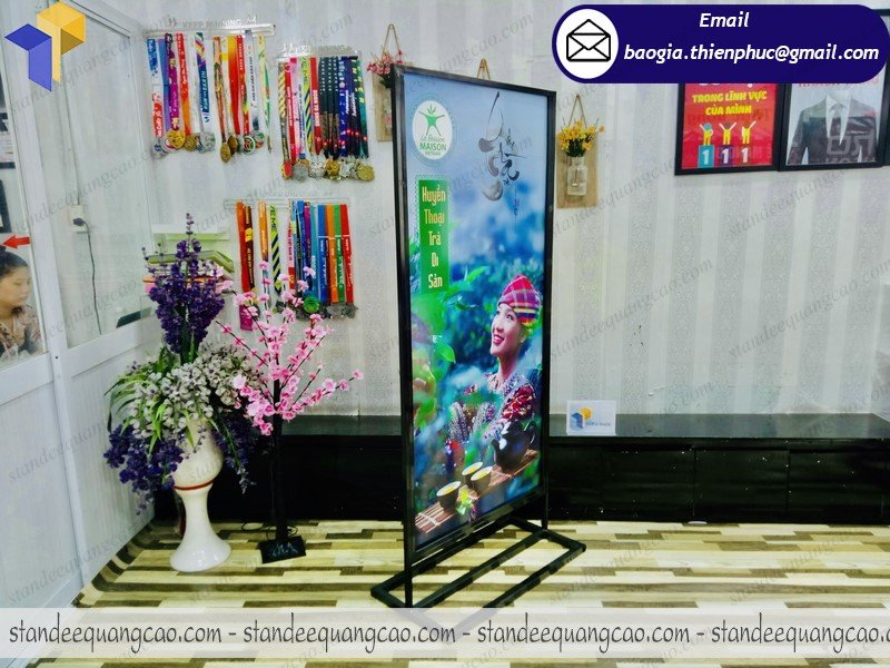 mua standee chịu gió đế sắt ở đâu