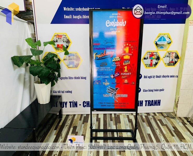 Mua standee khung sắt 2 mặt in logo
