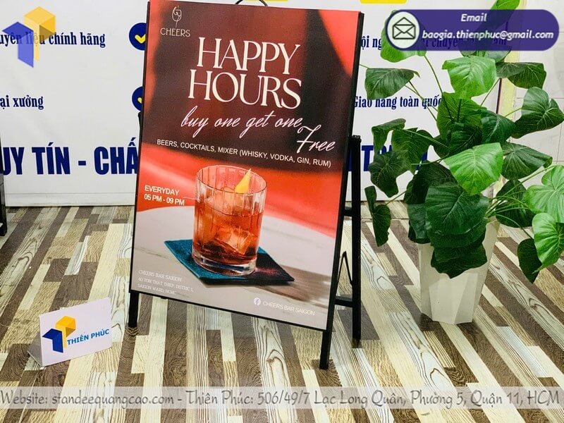 Nơi làm bảng standee 1 mặt in logo giá sỉ  cho cửa hàng và quán cafe