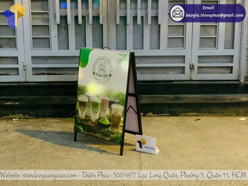 Nơi làm bảng standee chữ A di động ngoài trời rẻ doanh nghiệp fnb