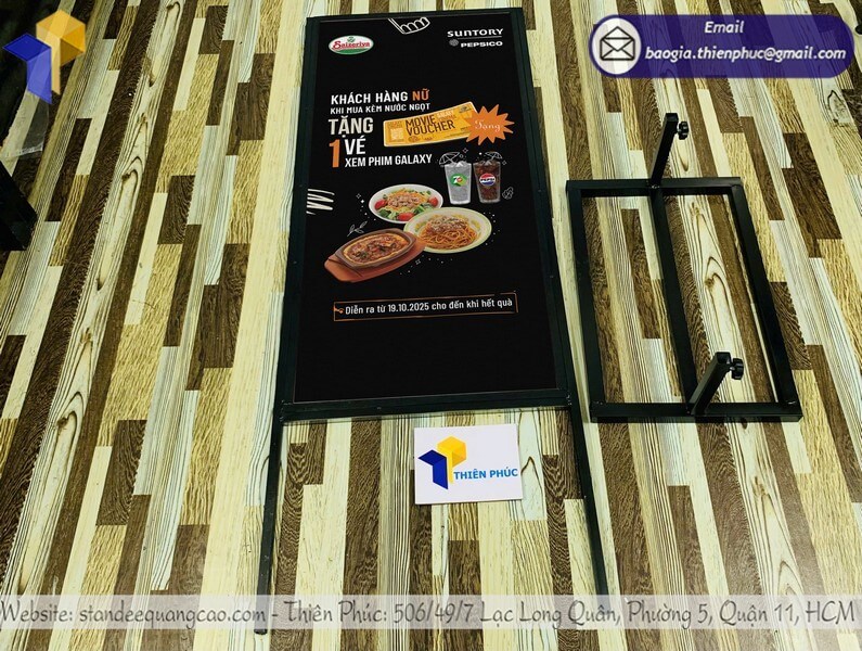 Nơi làm bảng standee khung sắt đứng 2 mặt cho sự kiện hỗ trợ xuất hóa đơn VAT